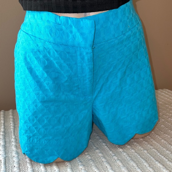 Crown & Ivy Shelby Shorts - Picture 1 of 10